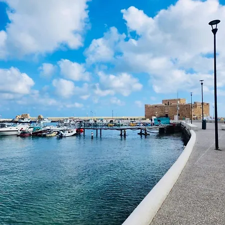 公寓 Onero Lovely Paphos