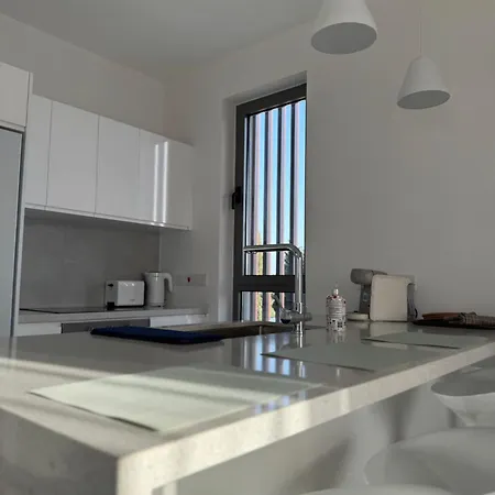 Onero Lovely بافوس